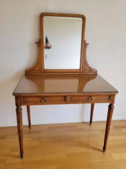 Coiffeuse style Louis XVI
