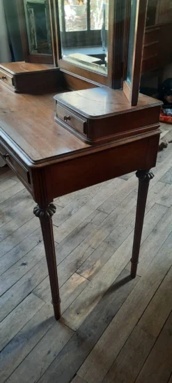 Coiffeuse style louis XVI