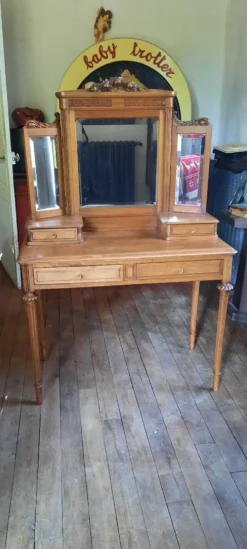Coiffeuse style louis XVI