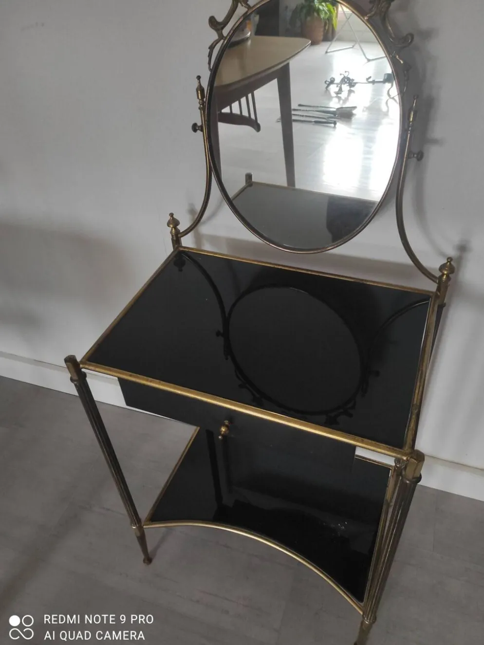 Coiffeuse style Louis XVI laiton et verre trempé