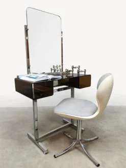 Coiffeuses vintage, tables de toilette « style Space Age »