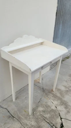 Coiffeuse table de toilette ancienne en bois, un tiroir