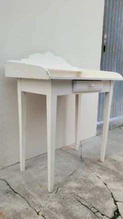 Coiffeuse table de toilette ancienne en bois, un tiroir