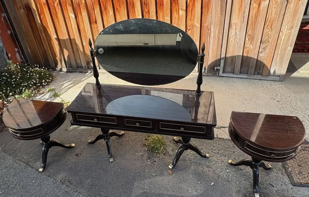 Coiffeuse triptyque vintage 1960s en acajou– signée G. Blouin Nantes