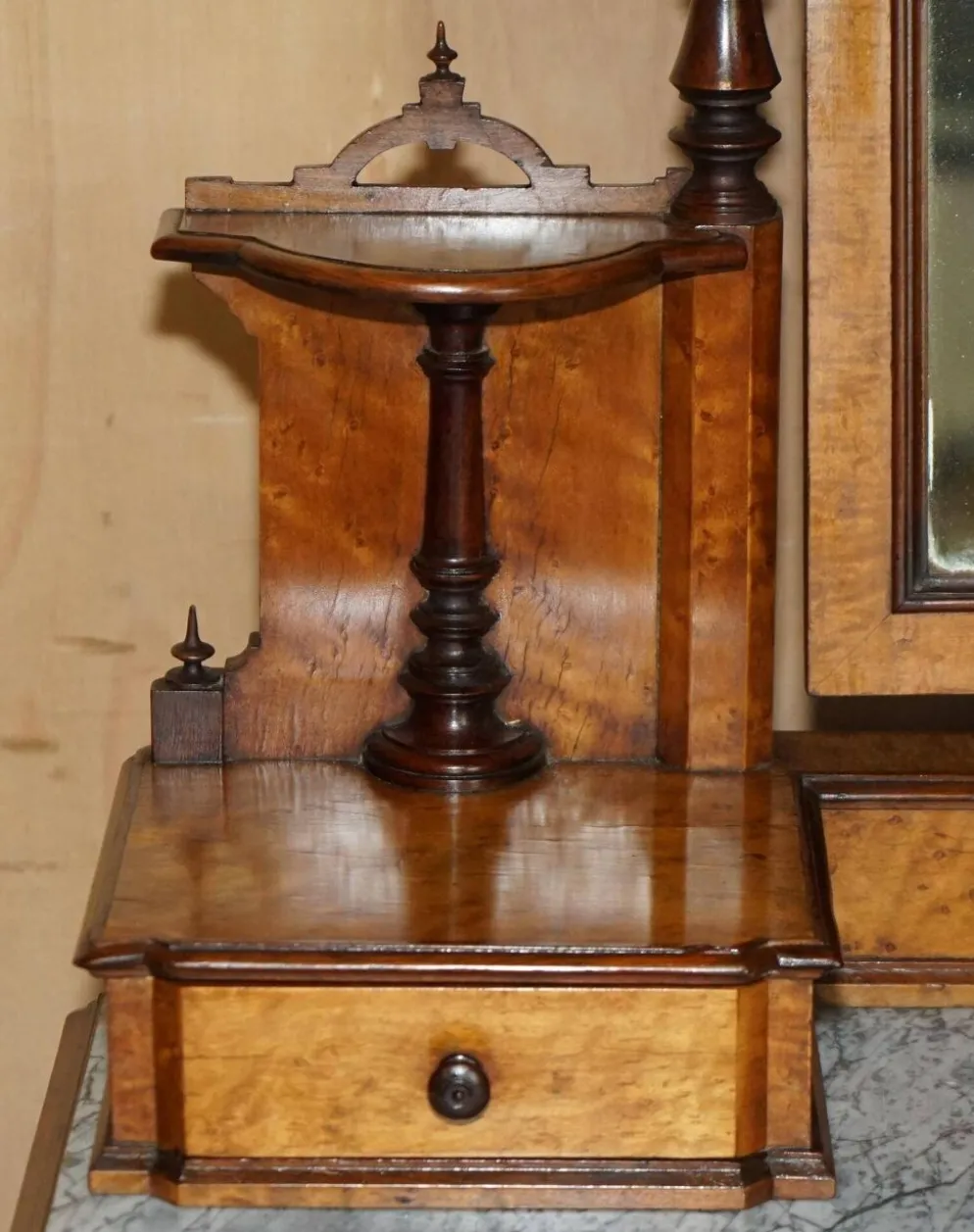 Coiffeuse Victorienne en Amboyna et Ébène Restaurée