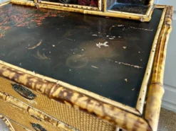 Coiffeuse victorienne 3 tiroirs en bambou tigré, rotin et chinoiserie, Angleterre années 1880
