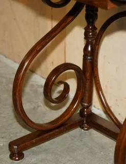Coiffeuse victorien Thonet en bois courbé avec tabouret réglable