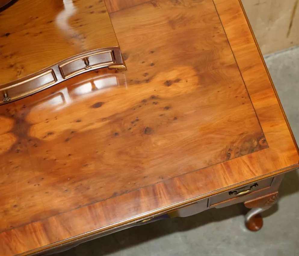 Coiffeuse vintage anglaise en noyer burr avec miroir et chaise