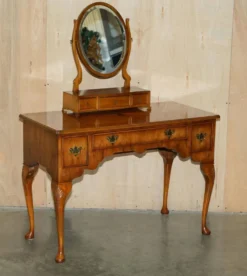 Coiffeuse vintage anglaise en noyer burr avec miroir et chaise