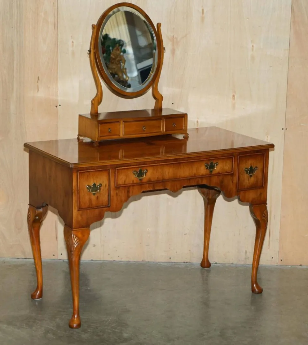 Coiffeuse vintage anglaise en noyer burr avec miroir et chaise