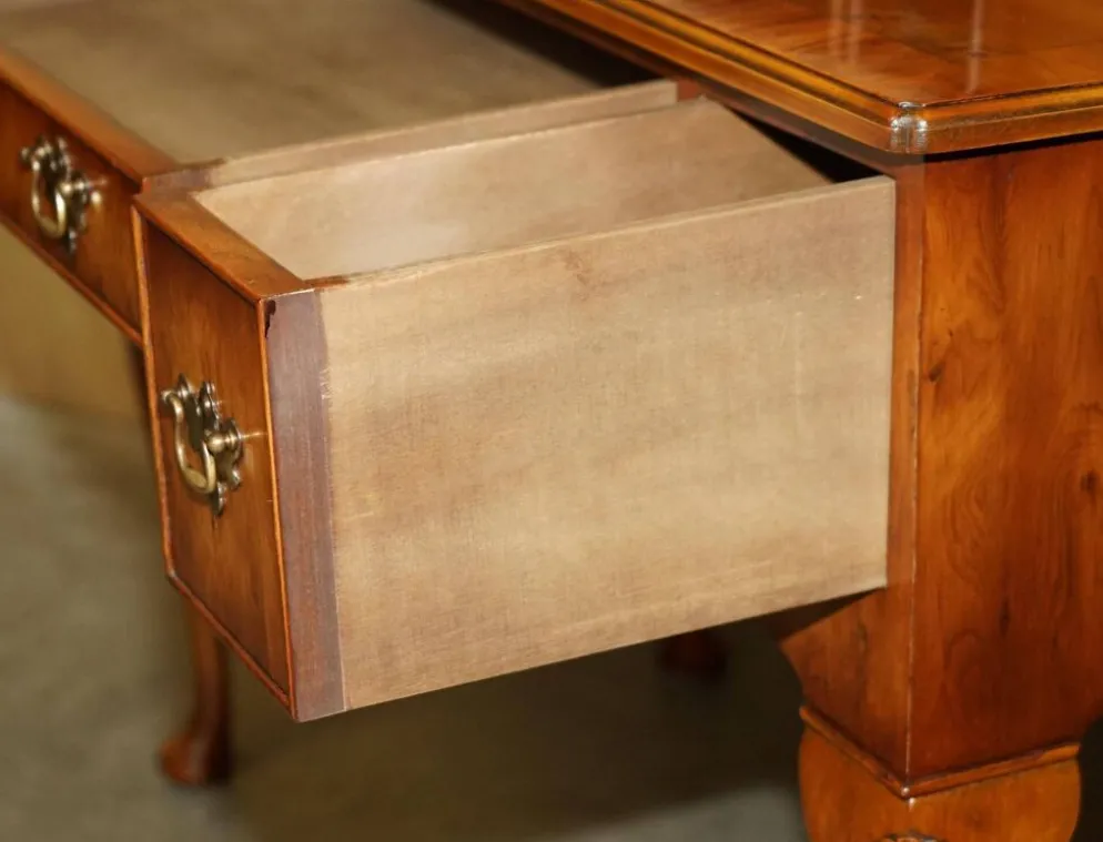 Coiffeuse vintage anglaise en noyer burr avec miroir et chaise