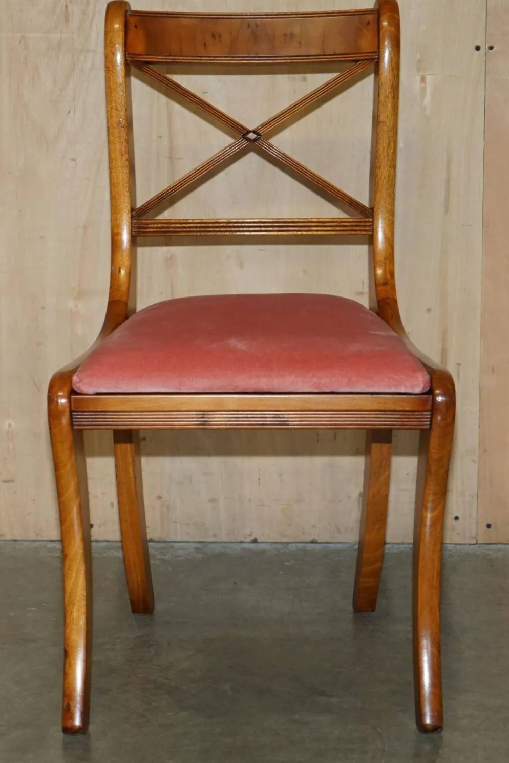 Coiffeuse vintage anglaise en noyer burr avec miroir et chaise