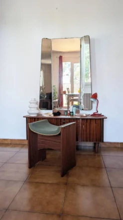 Coiffeuse vintage années 70 avec miroir triptyque & banc assorti