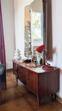 Coiffeuse vintage années 70 avec miroir triptyque & banc assorti