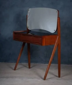 Coiffeuse vintage danoise de l'usine de meubles Ølholm, années 1960.