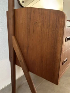 Coiffeuse vintage danoise en teck des années 60 estampillée Ag Spjel Kobber