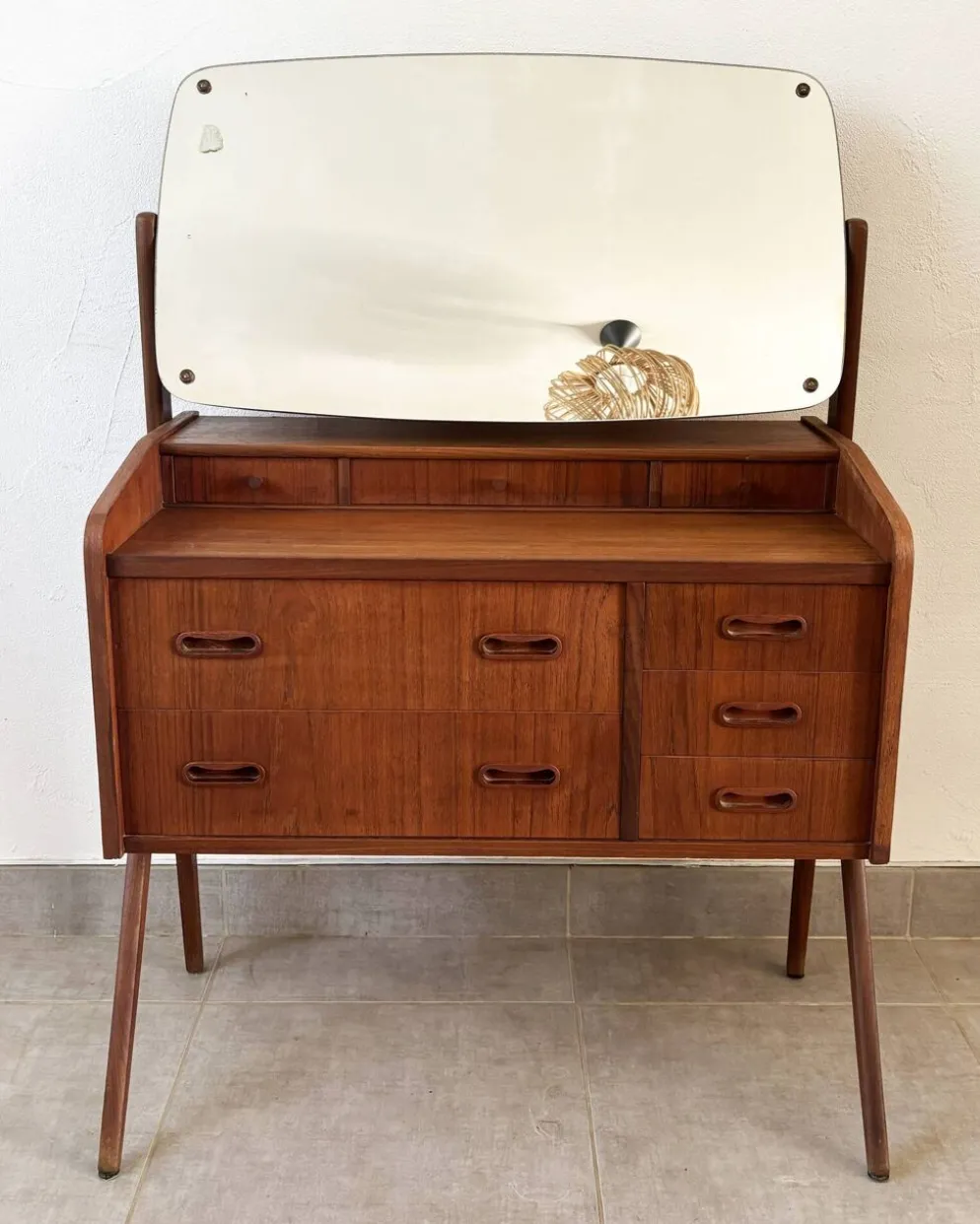 Coiffeuse vintage danoise en teck des années 60 estampillée Ag Spjel Kobber