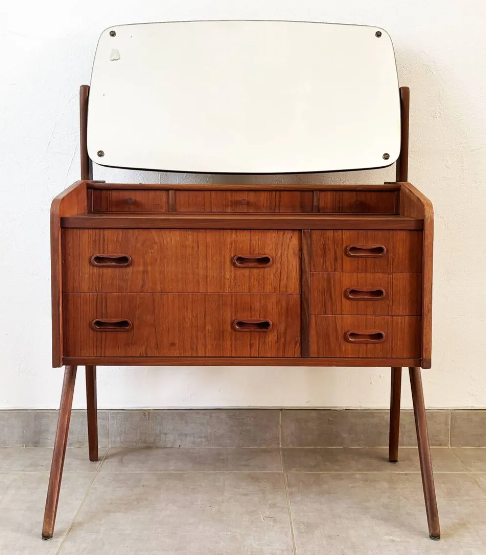 Coiffeuse vintage danoise en teck des années 60 estampillée Ag Spjel Kobber