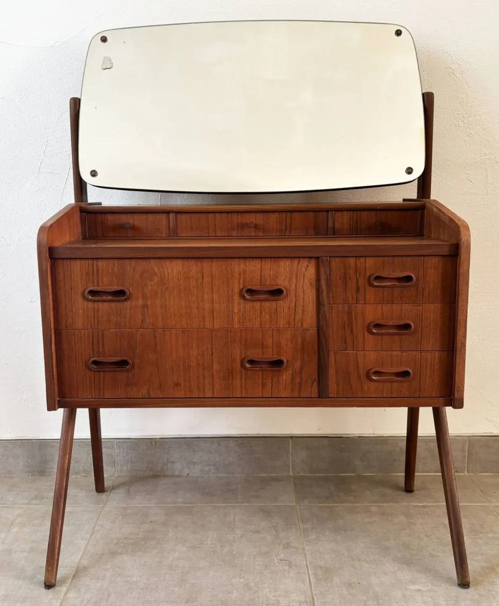Coiffeuse vintage danoise en teck des années 60 estampillée Ag Spjel Kobber