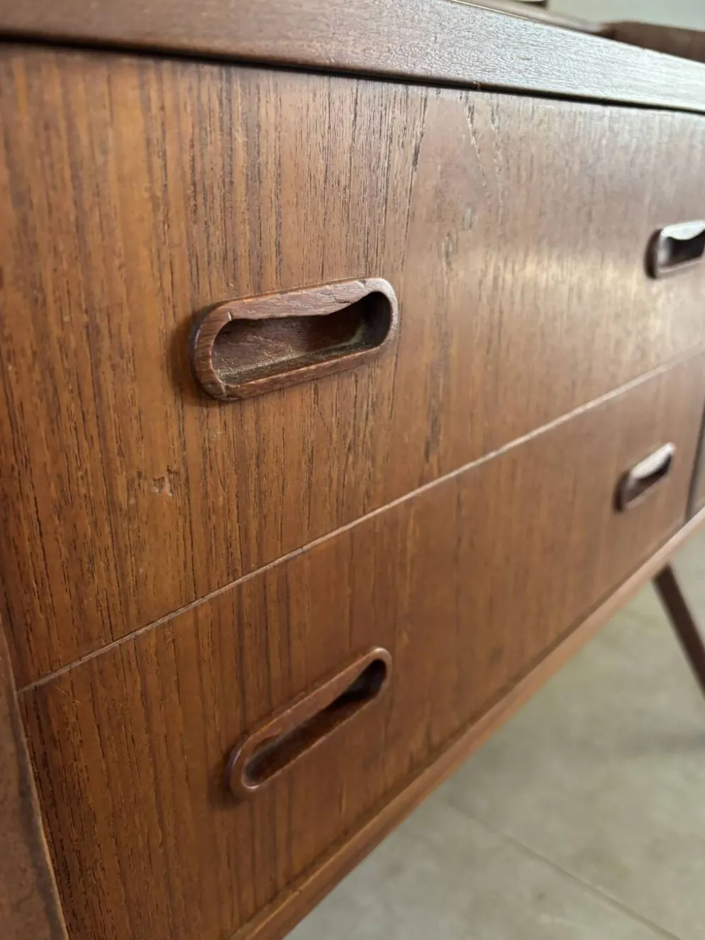 Coiffeuse vintage danoise en teck des années 60 estampillée Ag Spjel Kobber
