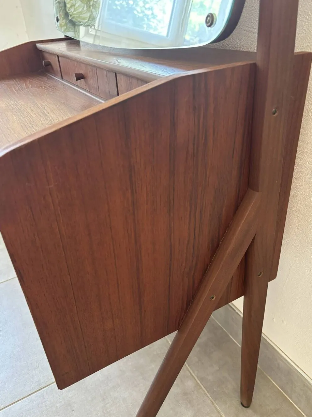 Coiffeuse vintage danoise en teck des années 60 estampillée Ag Spjel Kobber