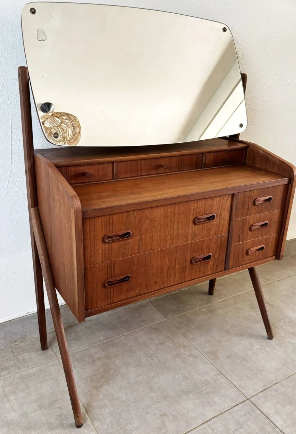 Coiffeuse vintage danoise en teck des années 60 estampillée Ag Spjel Kobber
