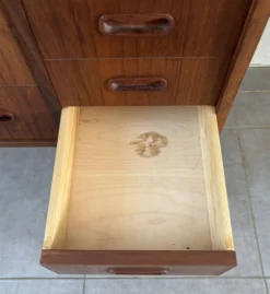 Coiffeuse vintage danoise en teck des années 60 estampillée Ag Spjel Kobber