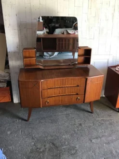 Coiffeuse vintage des années 1950