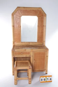 Coiffeuse vintage en faux bambou France des années 1980