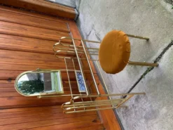 Coiffeuse vintage en laiton marron avec miroir et tabouret assorti, 1950s - set de 2
