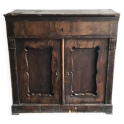 Coiffeuse vintage en pin marron à plateau peint, panneaux moulurés et serrures décoratives
