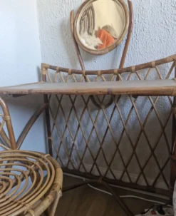 Coiffeuse vintage en rotin