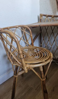 Coiffeuse vintage en rotin