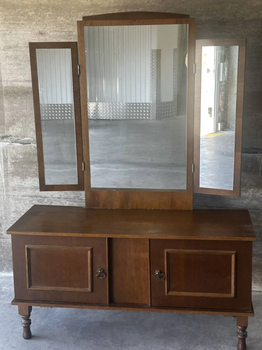 Coiffeuse vintage à miroir triptyque, années 1950