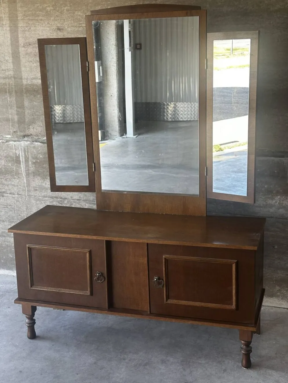 Coiffeuse vintage à miroir triptyque, années 1950