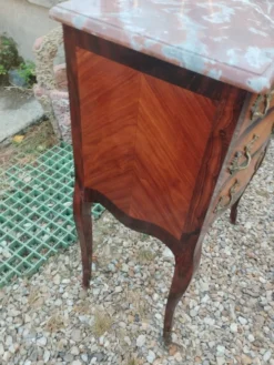 Commode ancienne en marqueterie avec plateau marbre style louis xvi