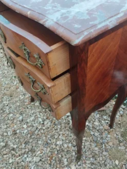 Commode ancienne en marqueterie avec plateau marbre style louis xvi
