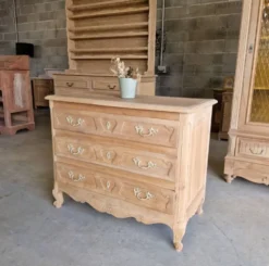 Commode ancienne en merisier – entièrement aérogommée