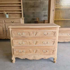 Commode ancienne en merisier – entièrement aérogommée