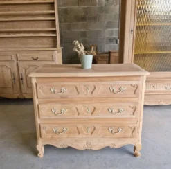 Commode ancienne en merisier – entièrement aérogommée