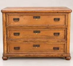 Commode ancienne en pin massif – 3 grands tiroirs – fin XIXe / début XXe