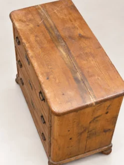 Commode ancienne en pin massif – 3 grands tiroirs – fin XIXe / début XXe