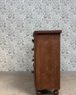 Commode anglaise ancienne, rénovée
