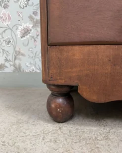 Commode anglaise ancienne, rénovée