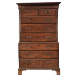 Commode anglaise antique du XVIIIe siècle en chêne.