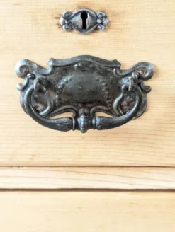 Commode anglaise antique en pin massif