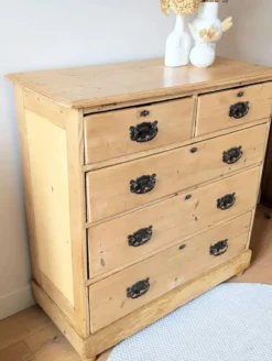 Commode anglaise antique en pin massif