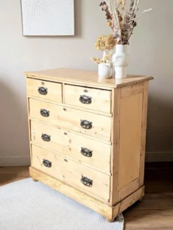 Commode anglaise antique en pin massif
