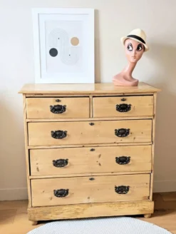 Commode anglaise antique en pin massif
