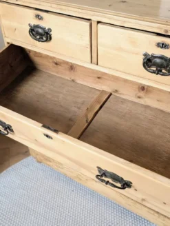 Commode anglaise antique en pin massif